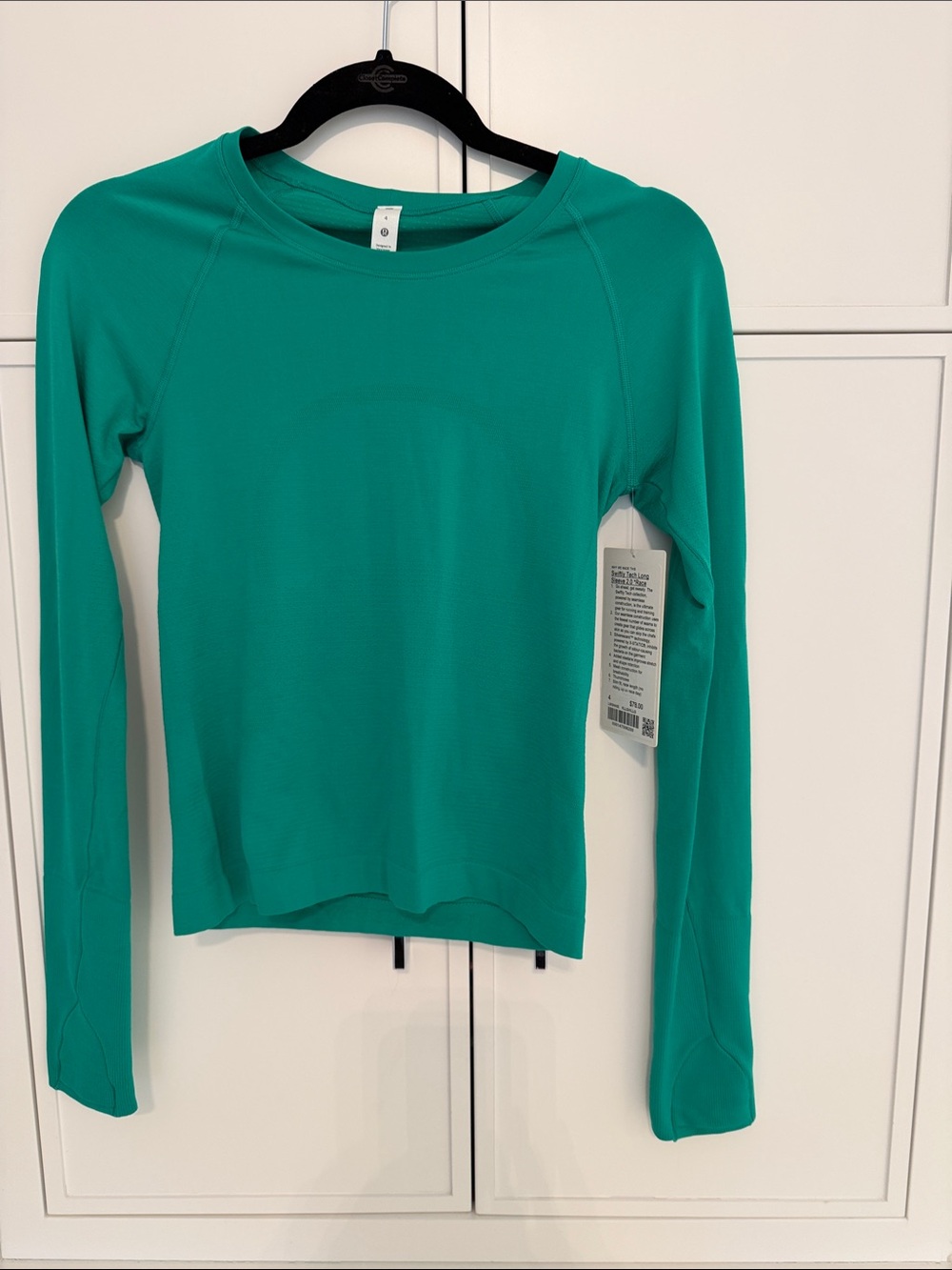 NWT Lululemon Swiftly Tech long sleeve 2.0 race top. Size 4.